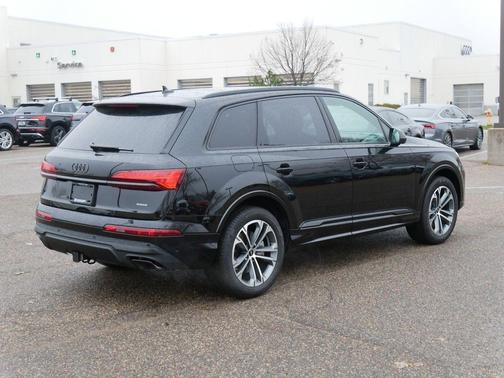 2025 Audi Q7 45 Premium