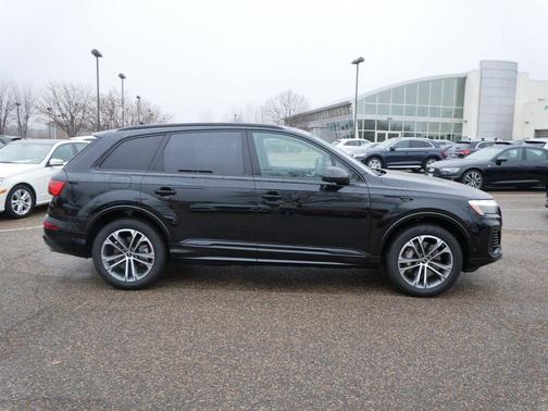 2025 Audi Q7 45 Premium