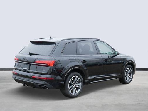 2025 Audi Q7 45 Premium