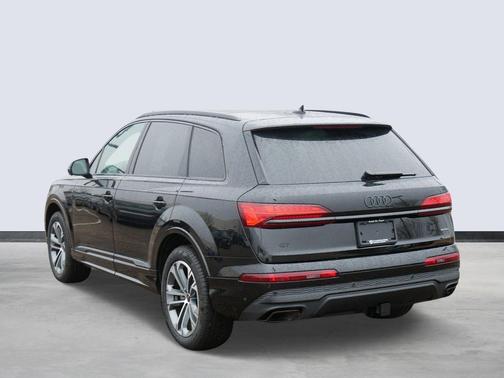 2025 Audi Q7 45 Premium