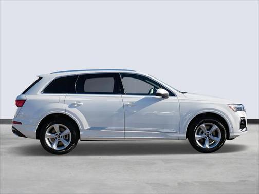 2025 Audi Q7 45 Premium