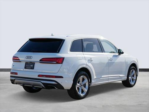 2025 Audi Q7 45 Premium
