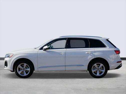 2025 Audi Q7 45 Premium