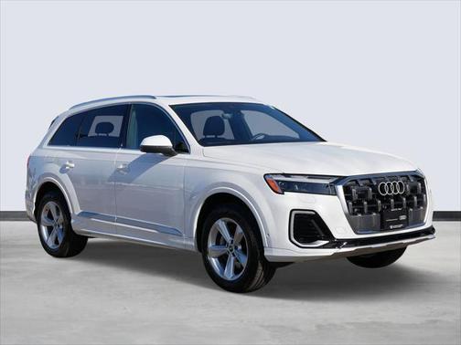 2025 Audi Q7 45 Premium