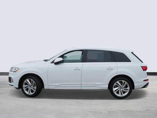 2023 Audi Q7 45 Premium Plus