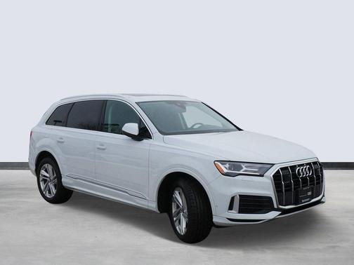 2023 Audi Q7 45 Premium Plus