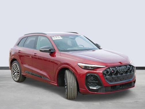 Grenadine Red Metallic 2025 Audi SQ5 3.0T Premium Plus