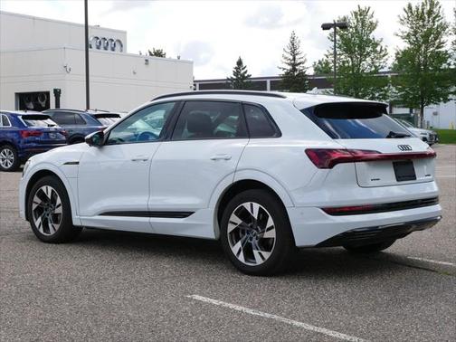 2022 Audi e-tron Premium