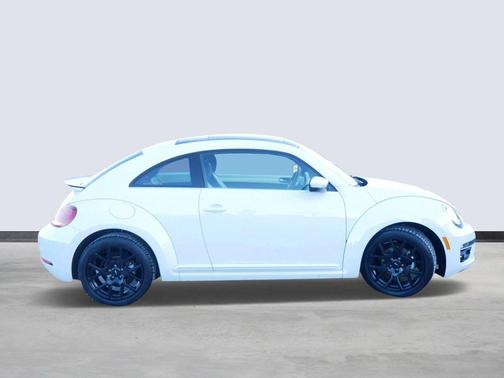 2018 Volkswagen Beetle 2.0T SE