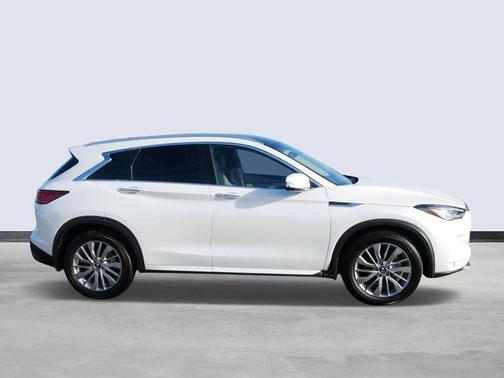 2023 INFINITI QX50 LUXE AWD