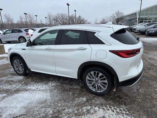 2023 INFINITI QX50 LUXE AWD