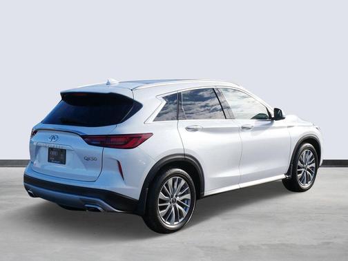 2023 INFINITI QX50 LUXE AWD