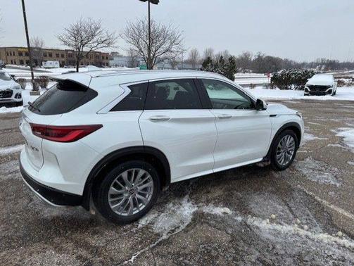 2023 INFINITI QX50 LUXE AWD