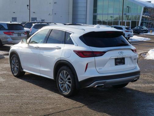 2023 INFINITI QX50 LUXE AWD