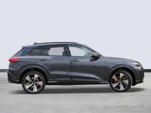 Tambora Gray Metallic 2026 Audi SQ5 3.0T Premium Plus