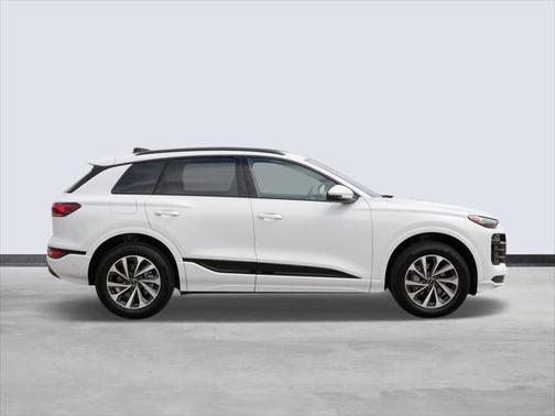 2025 Audi Q6 e-tron Premium Plus quattro