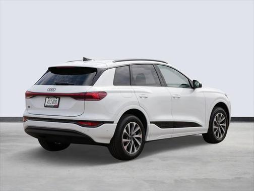 2025 Audi Q6 e-tron Premium Plus quattro