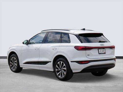 2025 Audi Q6 e-tron Premium Plus quattro