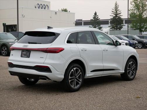 2025 Audi Q5 Premium Plus