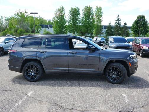 Baltic Gray Metallic Clearcoat 2024 Jeep Grand Cherokee L Summit Reserve
