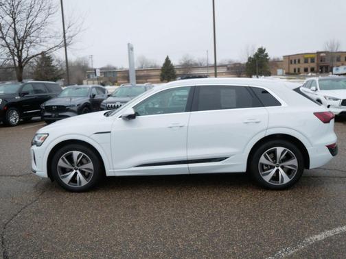 2024 Audi Q8 e-tron Premium Plus