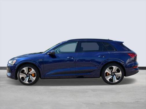 2022 Audi e-tron Premium Plus