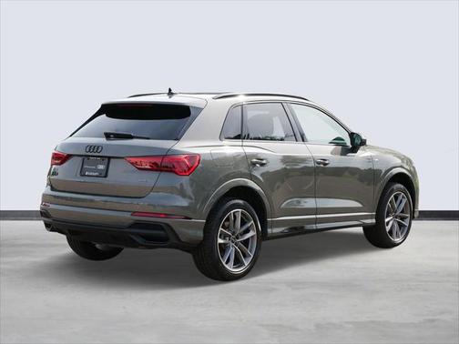 2024 Audi Q3 Premium 45 TFSI S line quattro Tiptronic