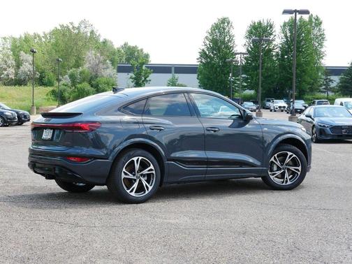 Magnet Gray 2027 Audi Q6 e-tron Sportback Premium Plus quattro