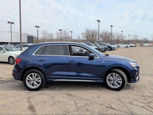 Navarra Blue Metallic 2025 Audi Q3 Premium 45 TFSI S line quattro Tiptronic