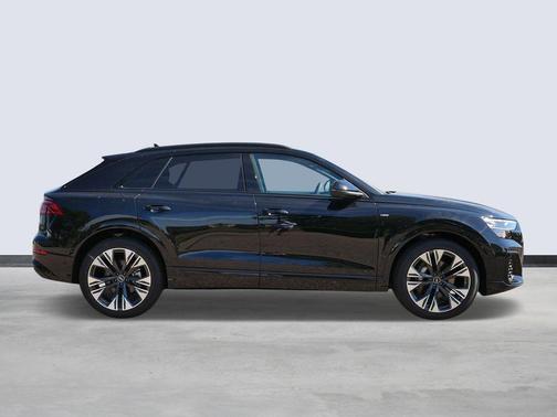 2025 Audi Q8 55 Premium Plus