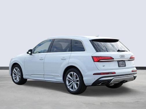 2026 Audi Q7 55 Premium Plus