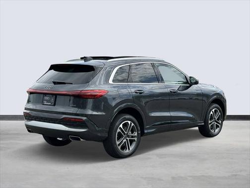 2025 Audi Q5 Premium Plus