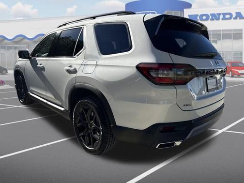 2025 Honda Pilot Touring 8-Passenger