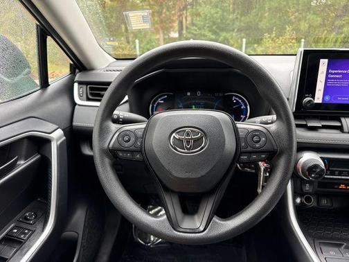 2024 Toyota RAV4 Hybrid SE