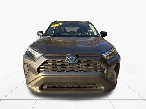2024 Toyota RAV4 Hybrid SE