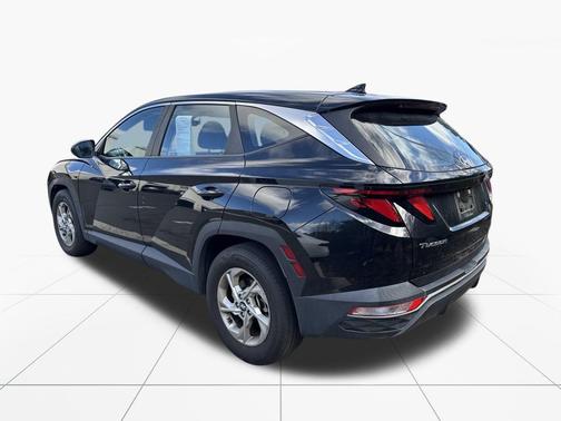 2023 Hyundai TUCSON SE