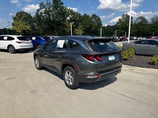 2023 Hyundai TUCSON SE