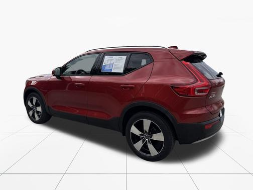 2019 Volvo XC40 T5 Momentum