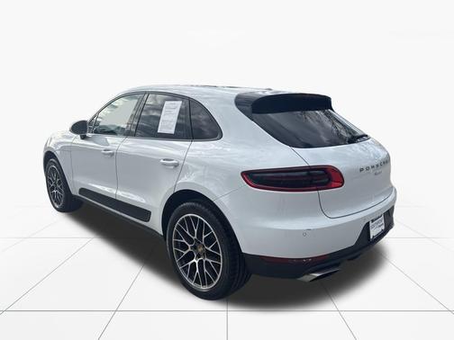 2018 Porsche Macan Base