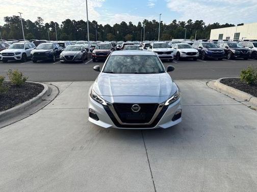 2022 Nissan Altima SR FWD