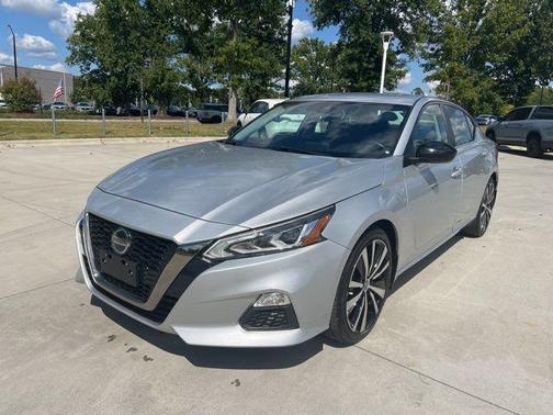 2022 Nissan Altima SR FWD