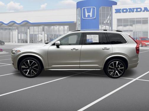 2019 Volvo XC90 T6 Momentum