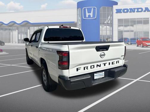 2023 Nissan Frontier S