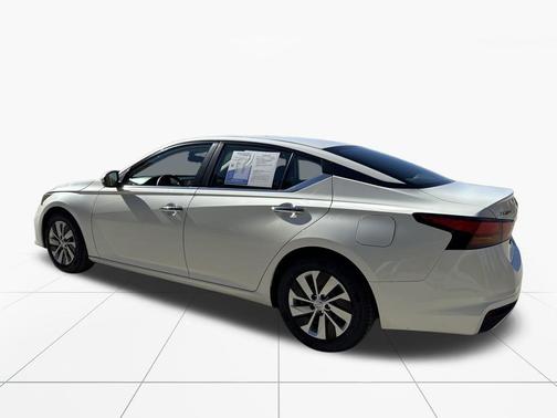 2022 Nissan Altima S FWD