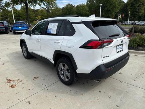 2024 Toyota RAV4 Hybrid XLE