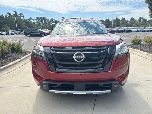 2023 Nissan Pathfinder SL 4WD