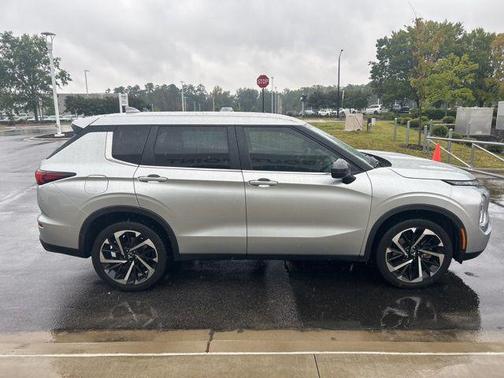 2022 Mitsubishi Outlander ES 2.5 2WD