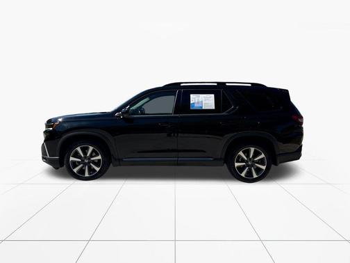 Crystal Black Pearl 2023 Honda Pilot AWD Elite