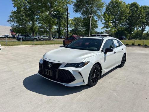 2022 Toyota Avalon Hybrid XSE