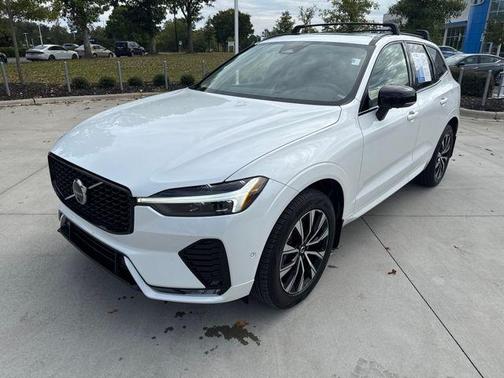 2024 Volvo XC60 B5 Plus Dark Theme